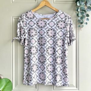 Croft & Barrow Women’s S Medallion Print Tee w/ Knot Tie Sleeves
